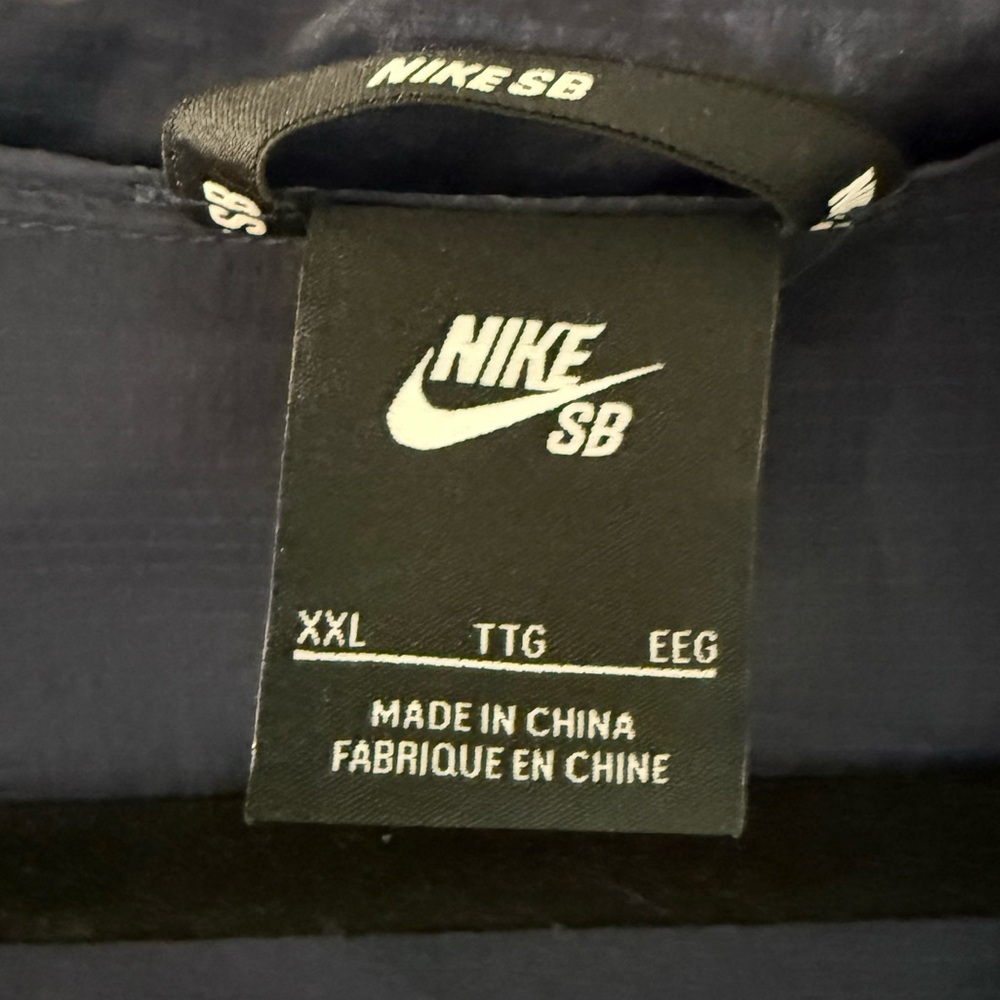 Nike SB Navy and Pink 1/2 Zip Anorak windbreaker - Picture 2 of 5